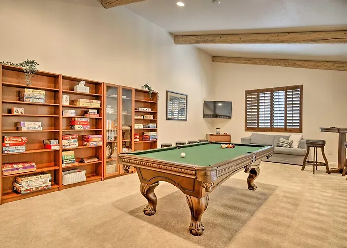Deck & Game Room: Spacious Pinetop Cabin! Casa vacanze *